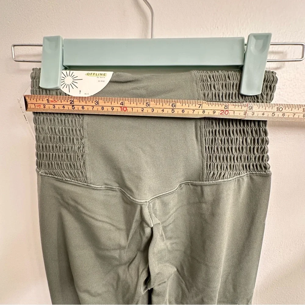 OFFLINE By Aerie Real Me Smocked Leggings Sz S Olive - Picture 8 of 9